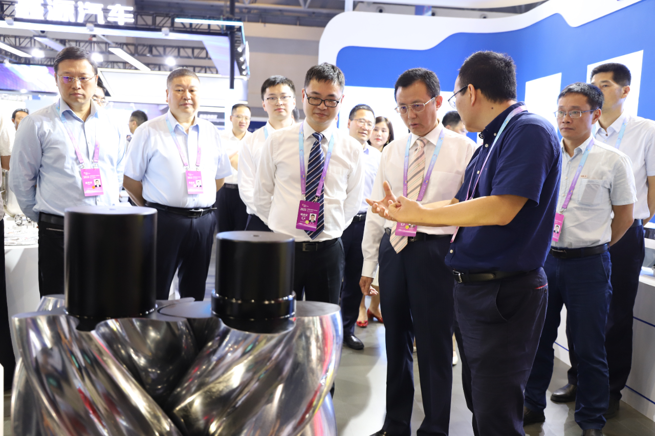 重庆机床集团携重磅新能源汽车齿轮加工设备亮相2023智博会